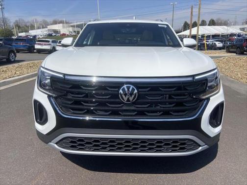 2025 Volkswagen Atlas Cross Sport 2.0T SE w/Technology