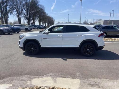 2025 Volkswagen Atlas Cross Sport 2.0T SE w/Technology