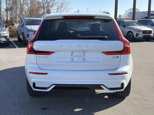 2026 Volvo XC60 B5 Ultra