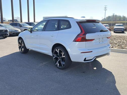 2026 Volvo XC60 B5 Ultra