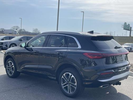 2025 Audi Q5 Premium TFSI quattro S tronic