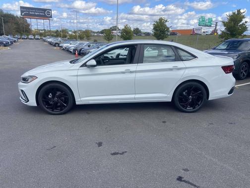 2026 Volkswagen Jetta 1.4T SE