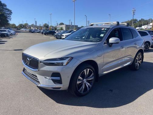 2023 Volvo XC60 Recharge Plug-In Hybrid T8 Ultimate Bright Theme