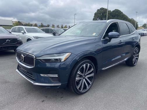2023 Volvo XC60 Recharge Plug-In Hybrid T8 Ultimate Bright Theme