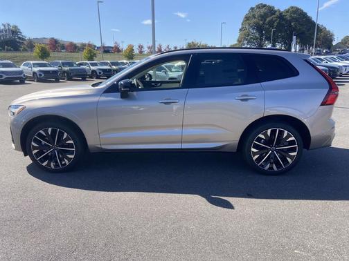 2026 Volvo XC60 B5 Ultra