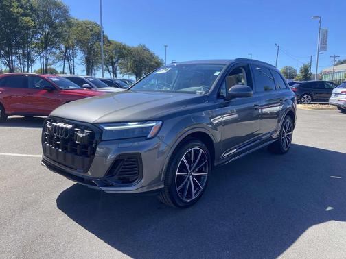 2025 Audi Q7 45 Premium Plus