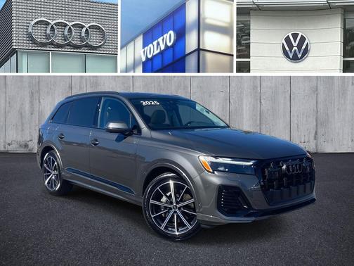 2025 Audi Q7 45 Premium Plus