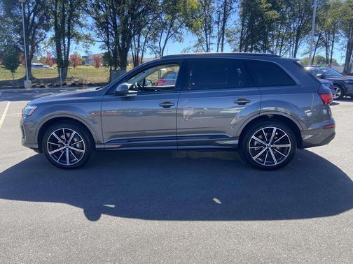 2025 Audi Q7 45 Premium Plus