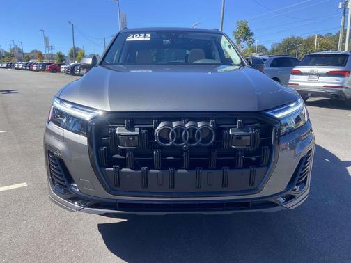 2025 Audi Q7 45 Premium Plus