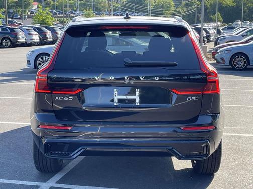 Onyx Black Metallic 2026 Volvo XC60 B5 Core