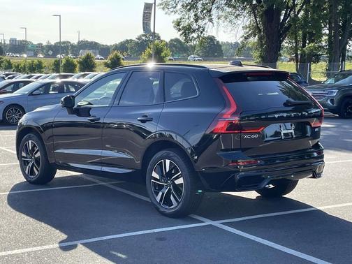 Onyx Black Metallic 2026 Volvo XC60 B5 Core