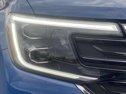 2025 Volkswagen Atlas 2.0T SEL Premium R-Line 4MOTION