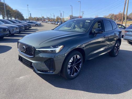 2026 Volvo XC60 B5 Plus