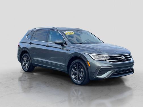 Platinum Gray Metallic 2023 Volkswagen Tiguan 2.0T SE