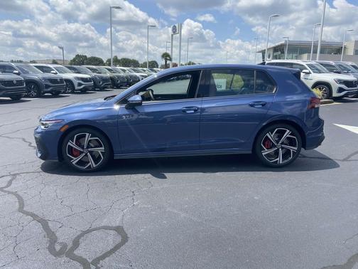 2025 Volkswagen Golf GTI 2.0T SE DSG