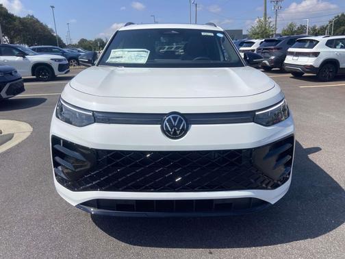 2025 Volkswagen Tiguan 2.0T SE R-Line Black