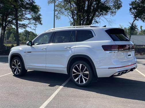White 2026 Volkswagen Atlas 2.0T SEL Premium R-Line 4MOTION