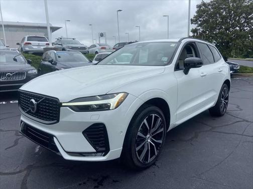 2024 Volvo XC60 B5 Plus Dark Theme