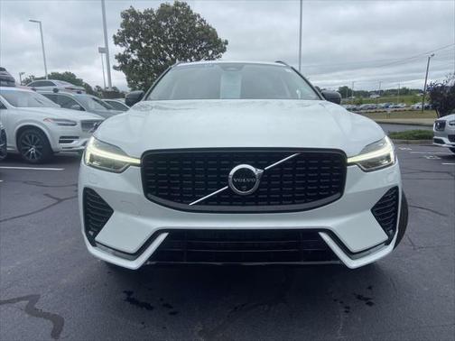 2024 Volvo XC60 B5 Plus Dark Theme