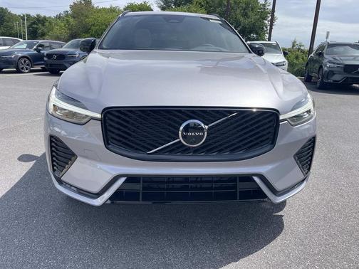 Aurora Silver 2026 Volvo XC60 B5 Plus