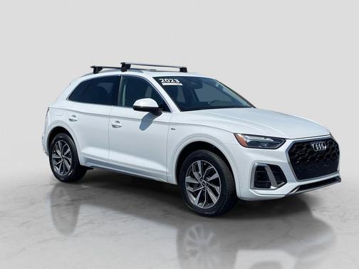 Glacier White Metallic 2023 Audi Q5 45 S line Premium Plus