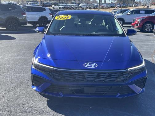 2025 Hyundai ELANTRA Limited
