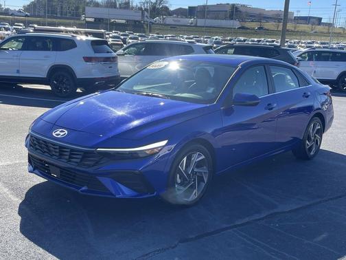 2025 Hyundai ELANTRA Limited