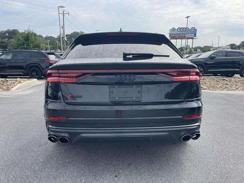 Mythos Black Metallic 2023 Audi SQ8 4.0T Prestige
