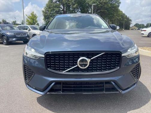 2024 Volvo XC60 B5 Plus Dark Theme