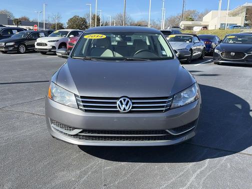2014 Volkswagen Passat 1.8T SE