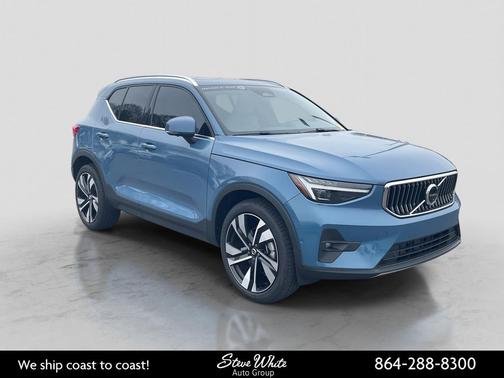2024 Volvo XC40 B5 Plus Bright Theme