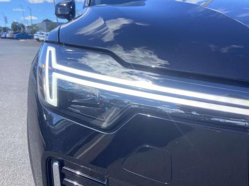 2026 Volvo XC90 B5 Core