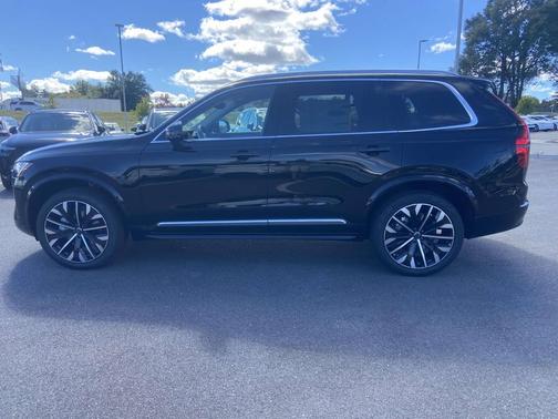 2026 Volvo XC90 B5 Core