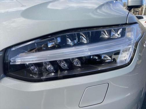 2025 Volvo XC90 B6 Plus 7-Seater
