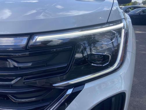 2026 Volkswagen Atlas Cross Sport 2.0T SE