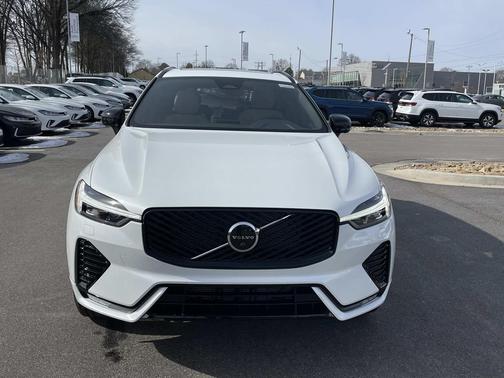 2026 Volvo XC60 B5 Plus