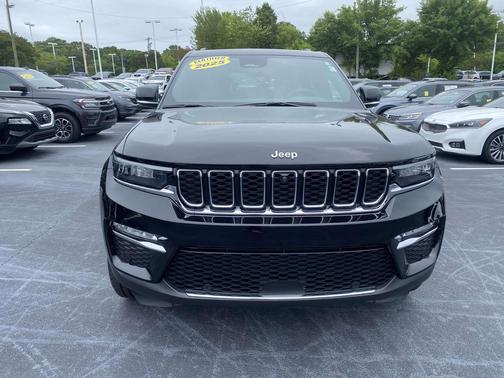 Diamond Black Crystal Pearlcoat 2025 Jeep Grand Cherokee Limited