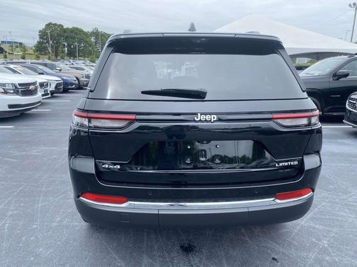Diamond Black Crystal Pearlcoat 2025 Jeep Grand Cherokee Limited