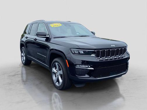Diamond Black Crystal Pearlcoat 2025 Jeep Grand Cherokee Limited