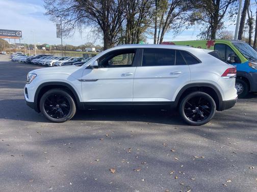 2026 Volkswagen Atlas Cross Sport 2.0T SE w/Technology 4MOTION