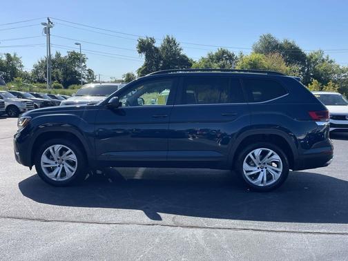Blue 2021 Volkswagen Atlas 3.6L SE w/Technology