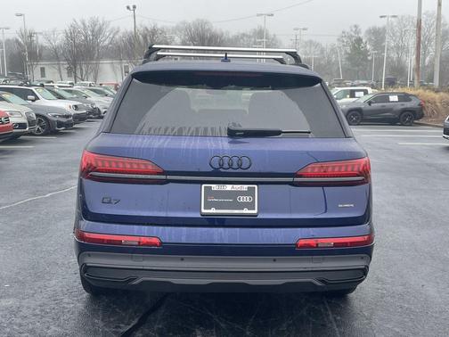 2022 Audi Q7 55 Premium Plus