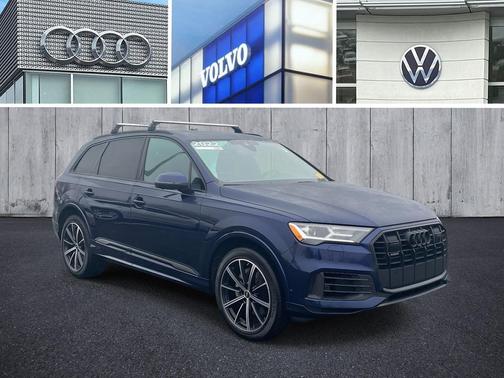 2022 Audi Q7 55 Premium Plus