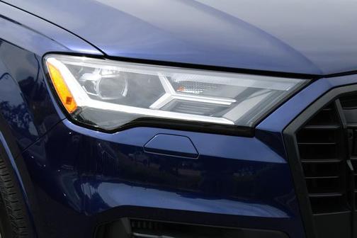 2022 Audi Q7 55 Premium Plus