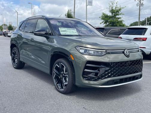 Avocado Green w/Deep Black Roof 2026 Volkswagen Tiguan 2.0T SEL R-Line 4MOTION