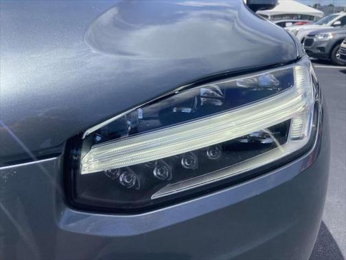 2018 Volvo XC90 T6 Momentum