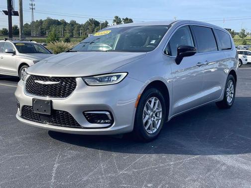 Silver Mist Clearcoat 2024 Chrysler Pacifica Touring L
