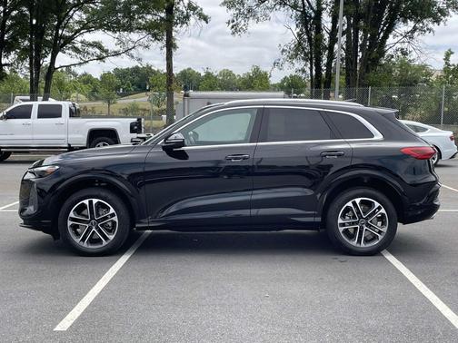 Mythos Black Metallic 2025 Audi Q5 Premium TFSI quattro S tronic