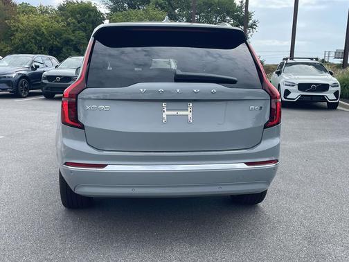 Vapour Grey Metallic 2026 Volvo XC90 Plus, B6 AWD Gas (mild hybrid), Gasoline, Bright, 7 Seats