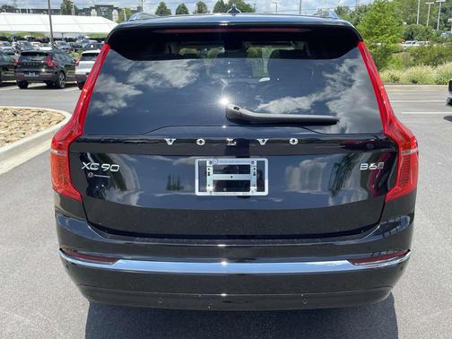 2025 Volvo XC90 B6 Plus 6-Seater